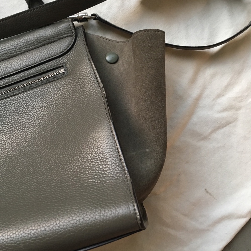 Celine Trapeze handbag in Almond - Picture 6 of 14